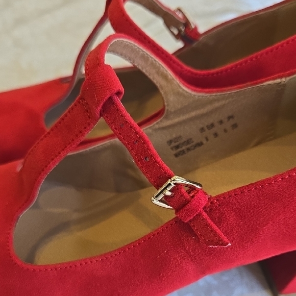 Dream Pairs Vibrant Red T-Strap Flats - Picture 8 of 11